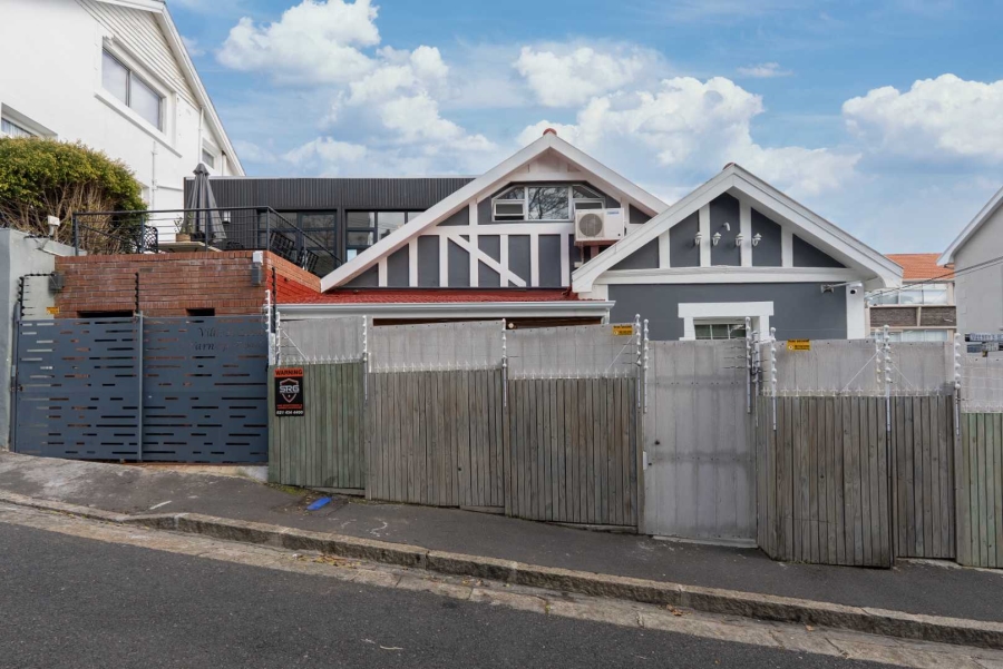 To Let 2 Bedroom Property for Rent in Green Point Western Cape